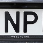 Tablica rejestracyjna z kodem NPI powiatu piskiego