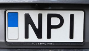Tablica rejestracyjna z kodem NPI powiatu piskiego
